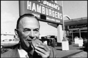Leia mais sobre o artigo Ray Kroc. A História Do Homem Que Transformou Um Hambúrguer Em Império — e o Preço Que os Verdadeiros Criadores Pagaram
