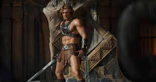 No momento, você está visualizando O Filme do He-Man Levou Mais de 17 Anos Para Sair do Papel — Passou Por 3 Estúdios, Gastou US$30 Milhões Numa Versão Que Nunca Saiu, e Trocou de Protagonista na Reta Final