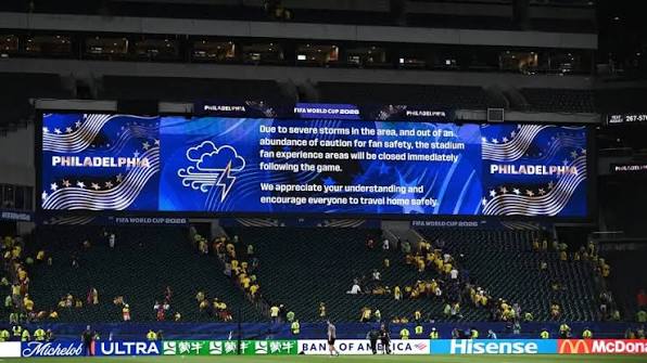 No momento, você está visualizando Quando a Chuva Para o Jogo e a Web Não Para de Falar: O “Weather Delay” Da Copa Que Virou Debate Sobre Gestão de Eventos Esportivos