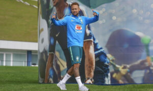 Leia mais sobre o artigo Neymar Lesionado, Abatido e Mancando — e a Copa do Mundo Começa em 9 Dias
