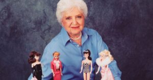 Leia mais sobre o artigo A Barbie Foi Inspirada Numa Boneca Erótica Alemã — e a Mulher Que a Criou Foi Expulsa da Própria Empresa Por Fraude Fiscal