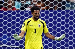 Leia mais sobre o artigo 5 Curiosidades Sobre “Vozinha”, o Goleiro de Cabo Verde Que Bombou na Copa — Incluindo o Nome Que Ele Quase Recebeu e a Conexão Surpreendente Com o Brasil