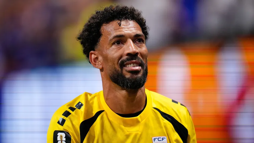 No momento, você está visualizando “Vozinha”: O Goleiro de 40 Anos, Sem Clube, Que Ganhou 7 Milhões de Seguidores em Um Dia Só — e Chorou em Campo Por Um Motivo Que Vai Te Emocionar